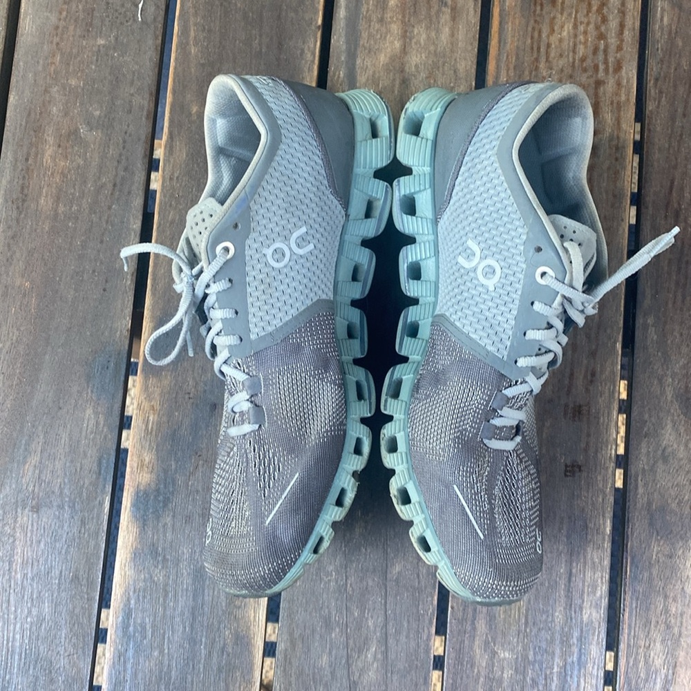 On Cloud Tec - image 4